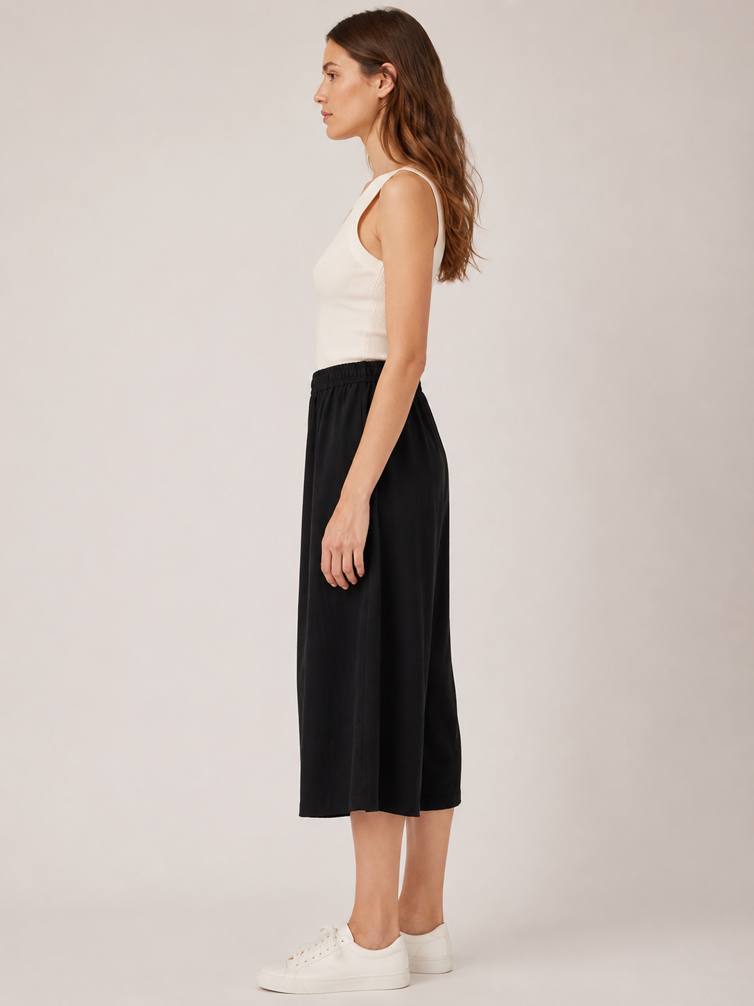 Elara Cotton Wide-Leg Capri Pants